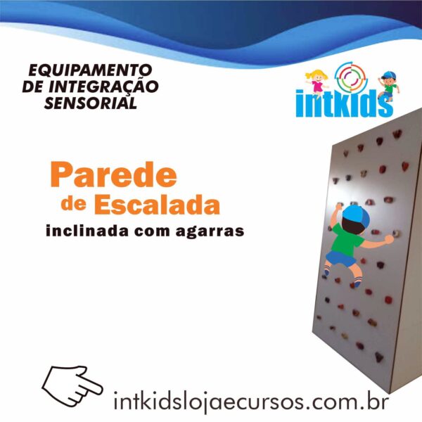 parede de escalada inclinada com agarras